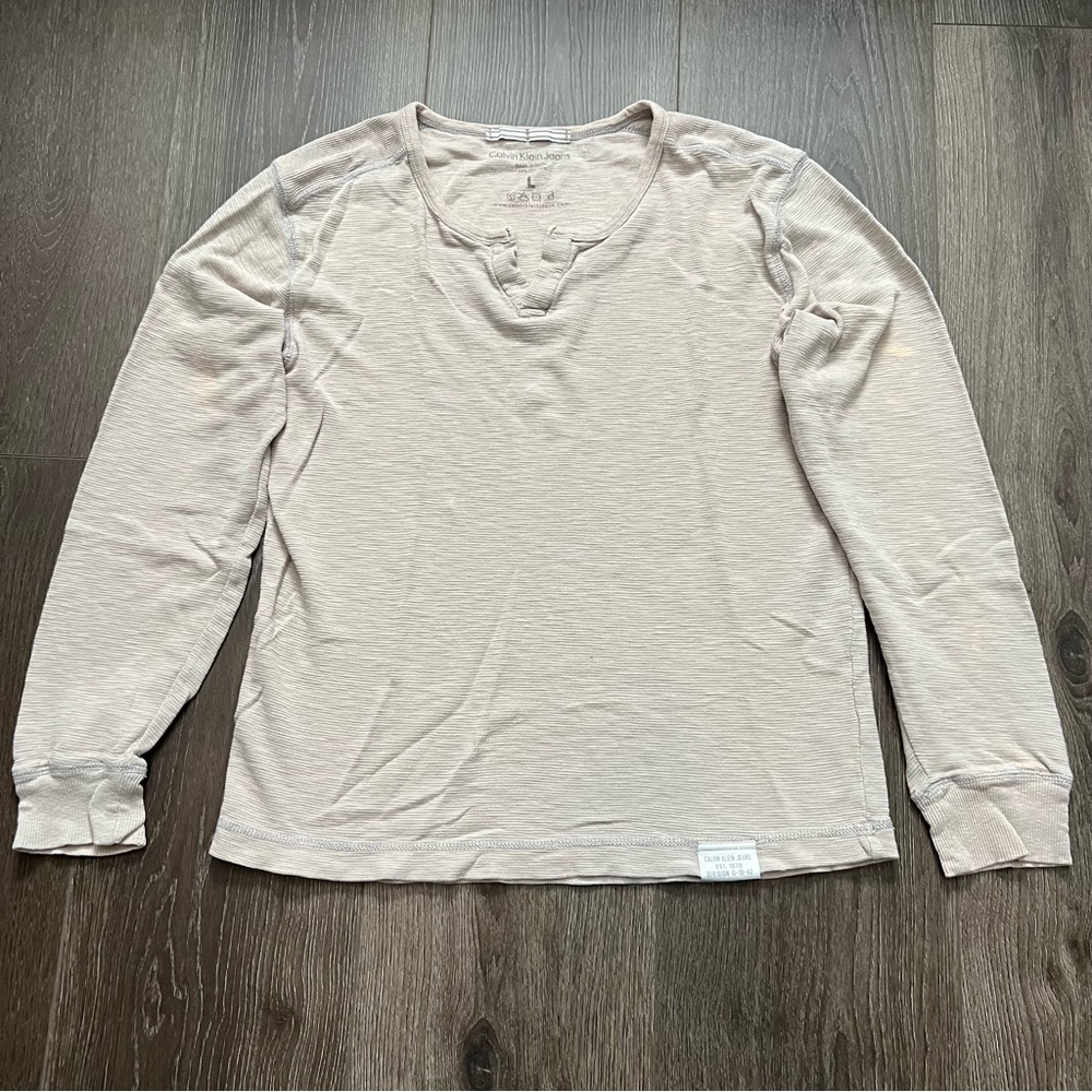 Calvin Klein men’s lightweight sweater